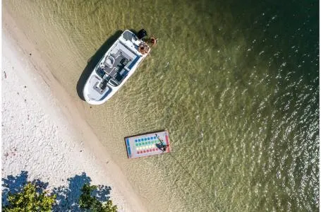 Slide: The Image of Bayliner VR4 Bowrider - Outboard w/ 115HP Mercury! 2023 - 7