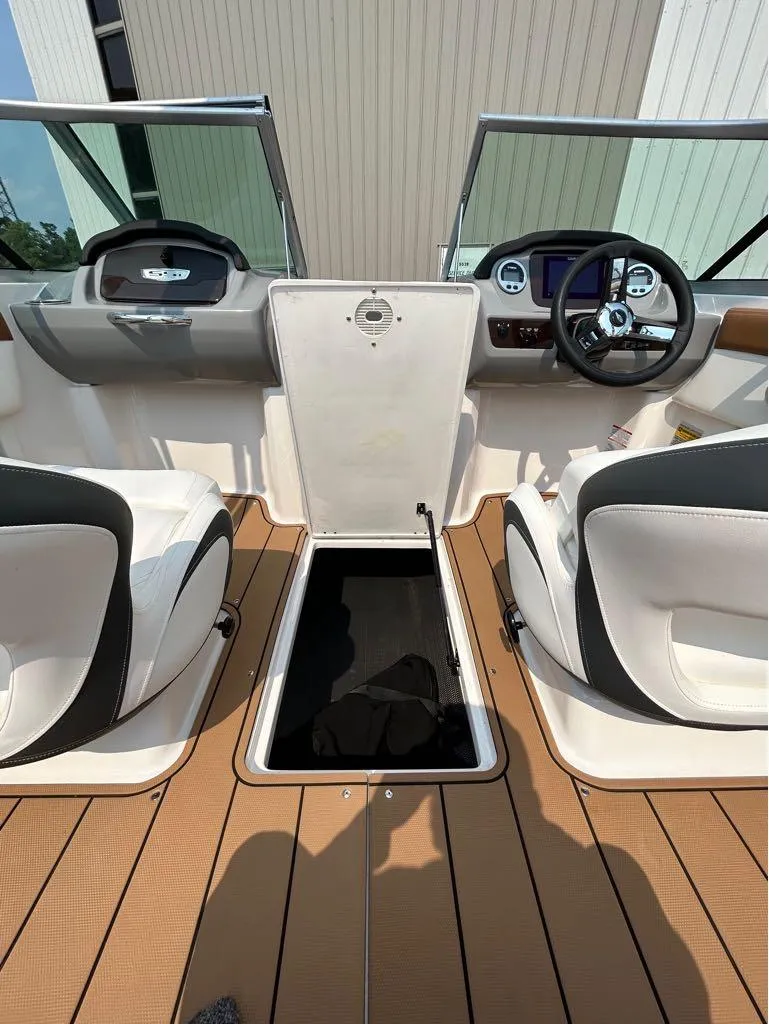 Slide: The Image of Chaparral 21 SSi OB 2023 - 23