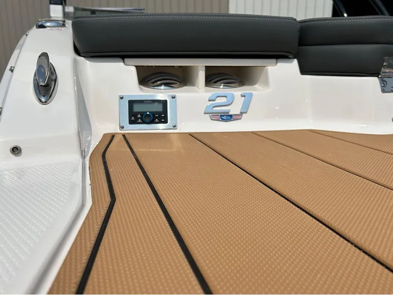 Slide: The Image of Chaparral 21 SSi OB 2023 - 29