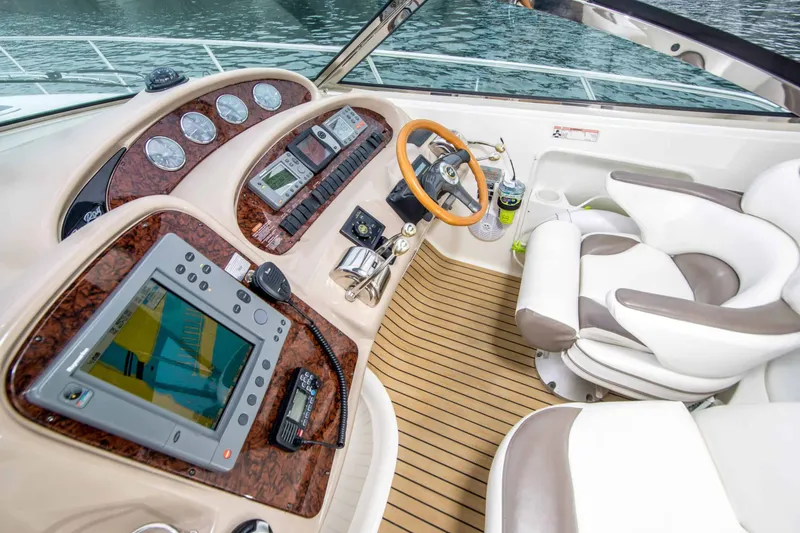 Slide: The Image of Sea Ray 380 Sundancer 2003 - 4
