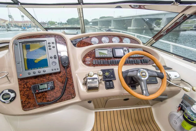 Slide: The Image of Sea Ray 380 Sundancer 2003 - 5