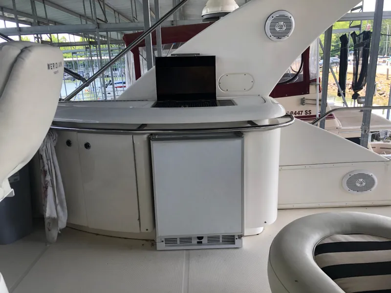 Slide: The Image of Meridian 580 Pilothouse 2007 - 101