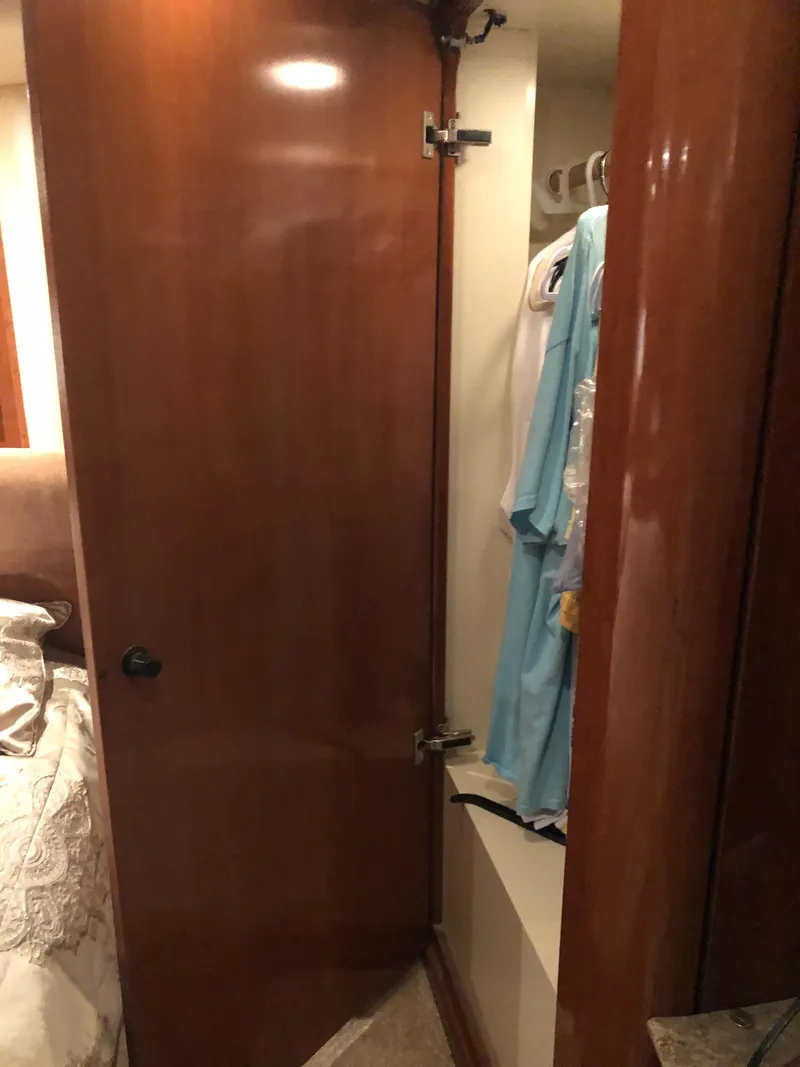 Slide: The Image of Meridian 580 Pilothouse 2007 - 102