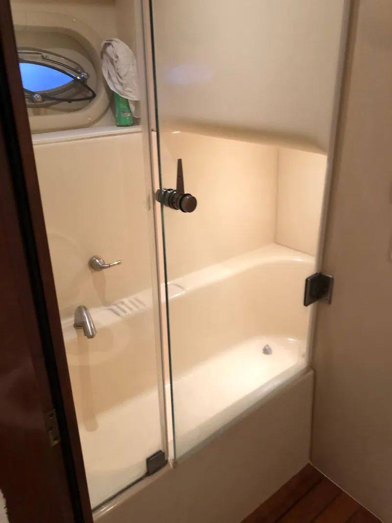 Slide: The Image of Meridian 580 Pilothouse 2007 - 109