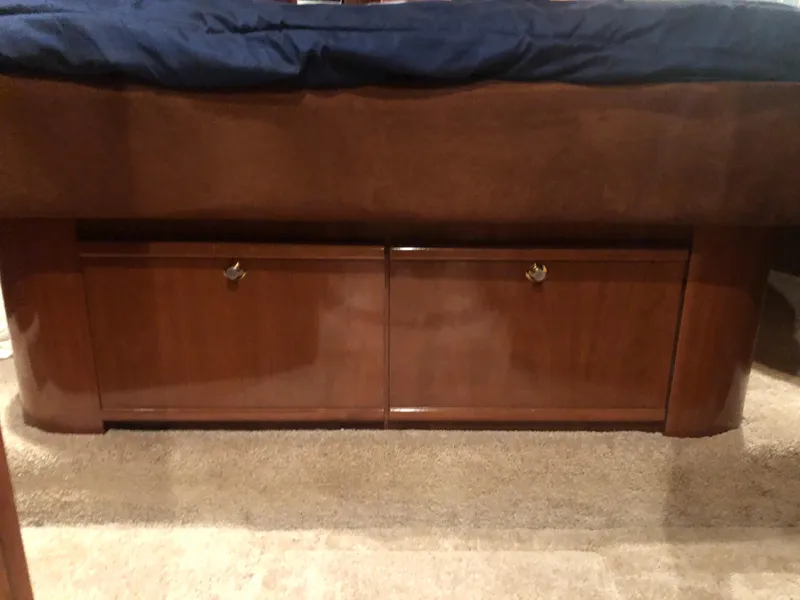 Slide: The Image of Meridian 580 Pilothouse 2007 - 114