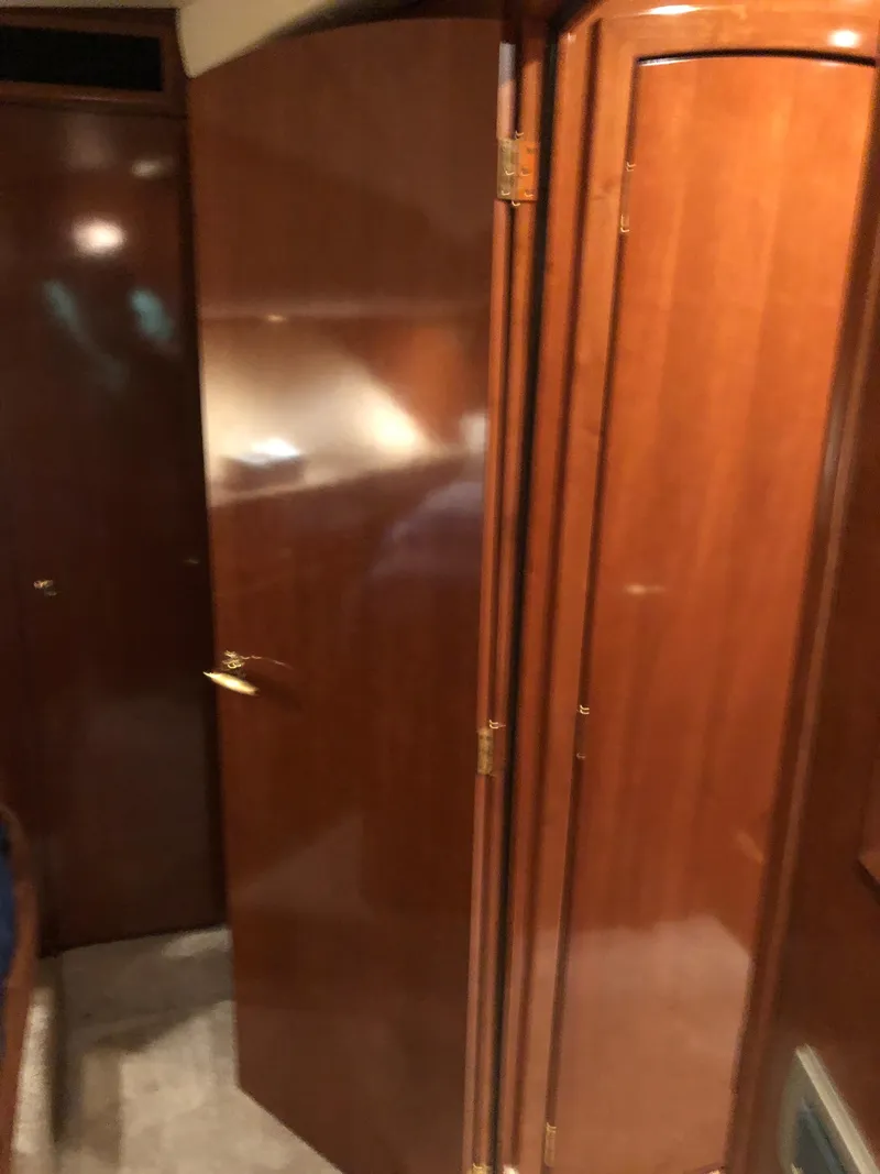 Slide: The Image of Meridian 580 Pilothouse 2007 - 116