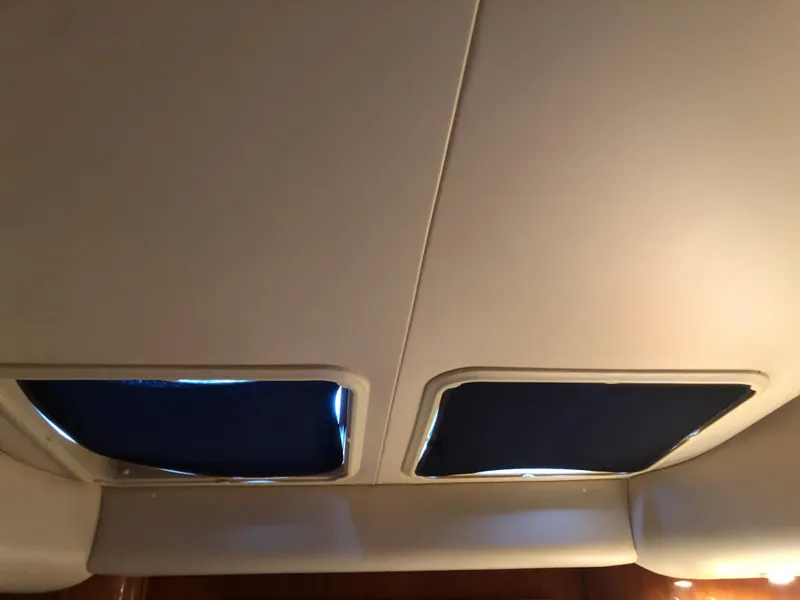 Slide: The Image of Meridian 580 Pilothouse 2007 - 117