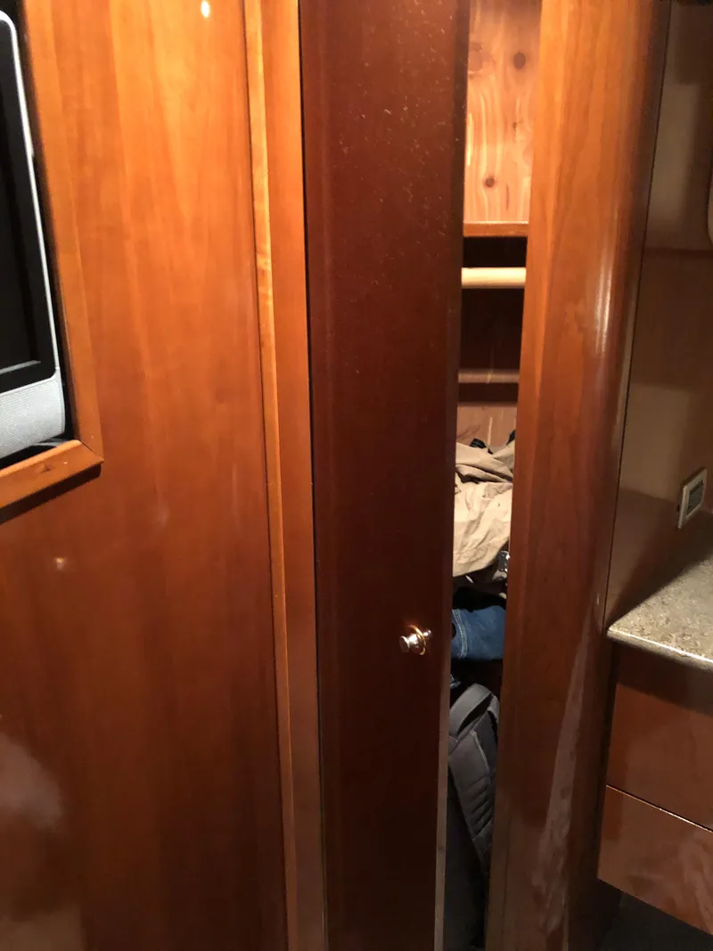 Slide: The Image of Meridian 580 Pilothouse 2007 - 119