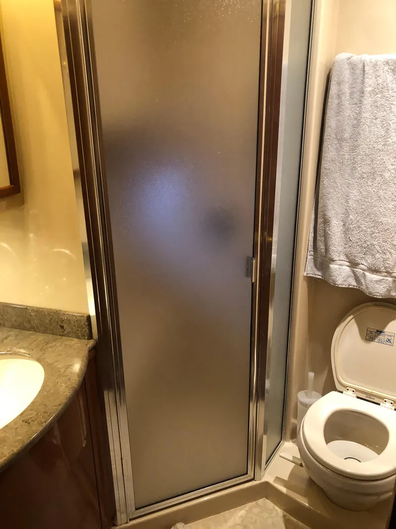 Slide: The Image of Meridian 580 Pilothouse 2007 - 124