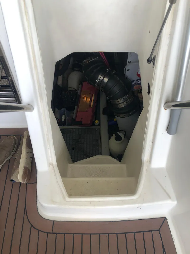 Slide: The Image of Meridian 580 Pilothouse 2007 - 133