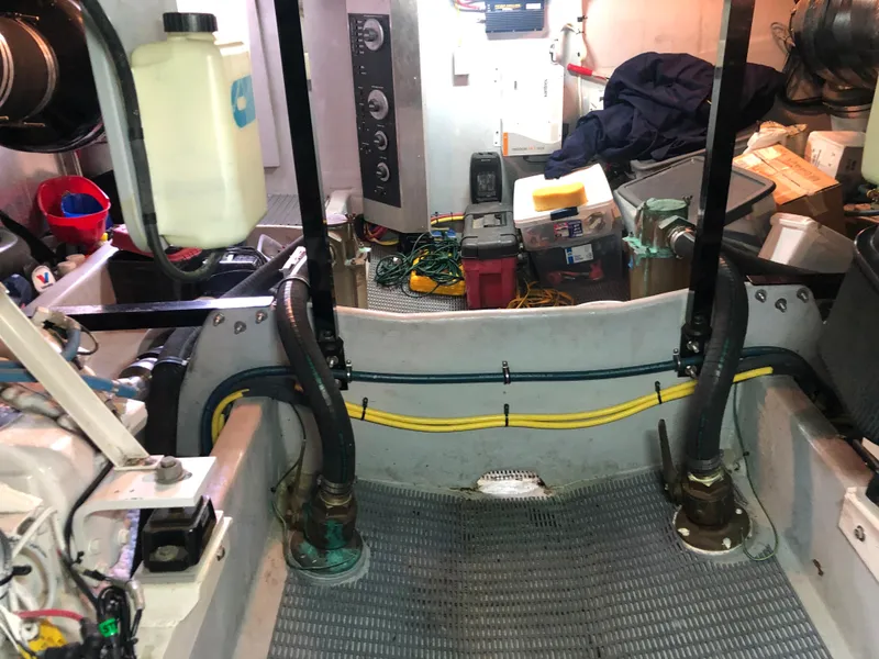 Slide: The Image of Meridian 580 Pilothouse 2007 - 134