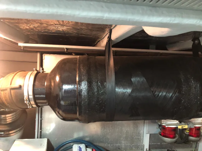 Slide: The Image of Meridian 580 Pilothouse 2007 - 136