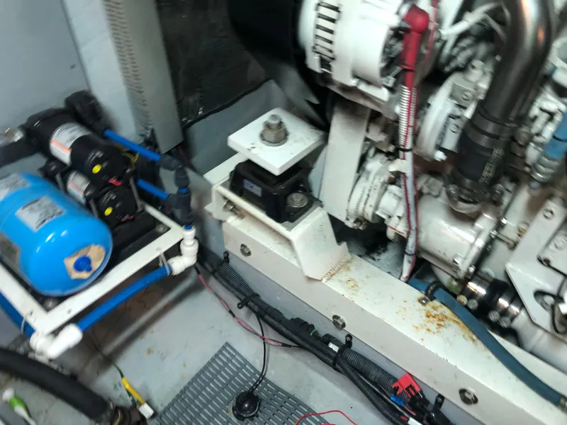 Slide: The Image of Meridian 580 Pilothouse 2007 - 137