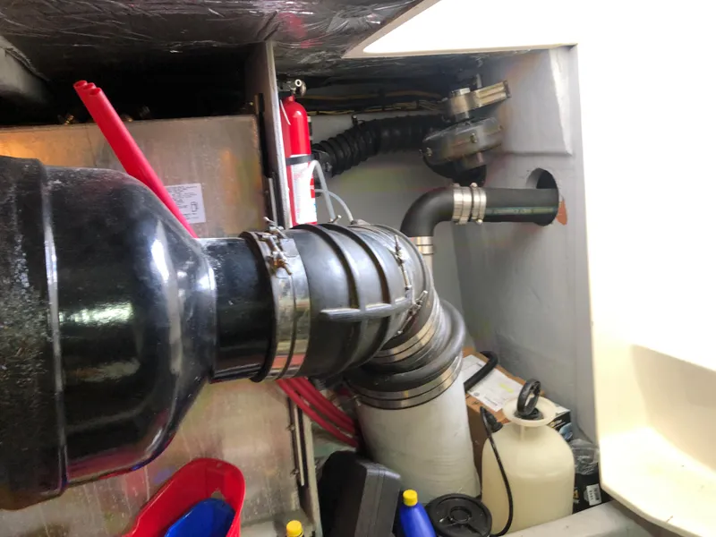 Slide: The Image of Meridian 580 Pilothouse 2007 - 140