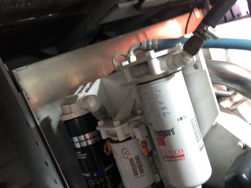 Slide: The Image of Meridian 580 Pilothouse 2007 - 149