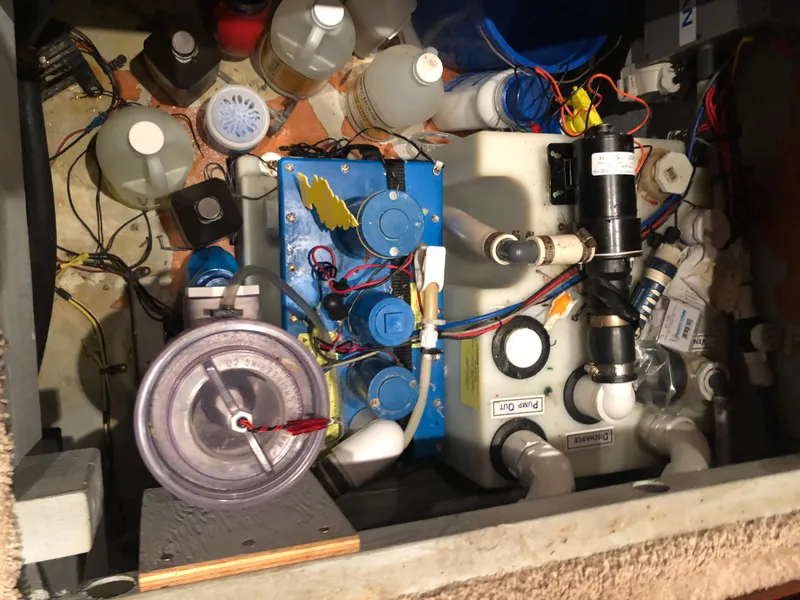 Slide: The Image of Meridian 580 Pilothouse 2007 - 152