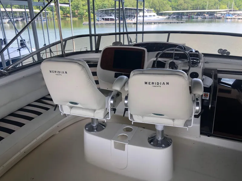 Slide: The Image of Meridian 580 Pilothouse 2007 - 68