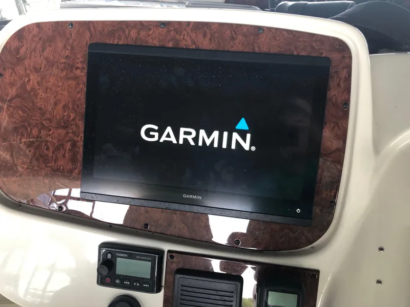 Slide: The Image of Meridian 580 Pilothouse 2007 - 70