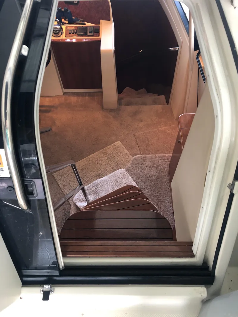 Slide: The Image of Meridian 580 Pilothouse 2007 - 89