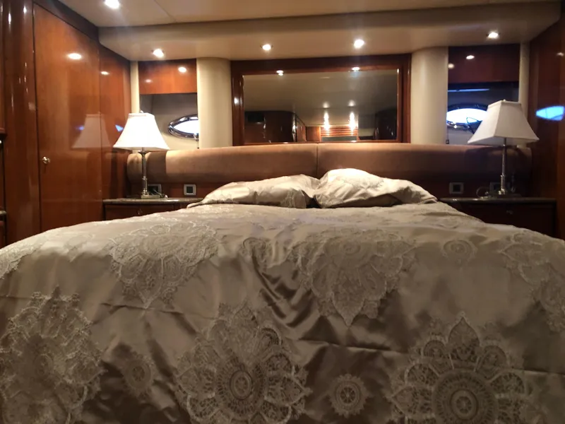 Slide: The Image of Meridian 580 Pilothouse 2007 - 96