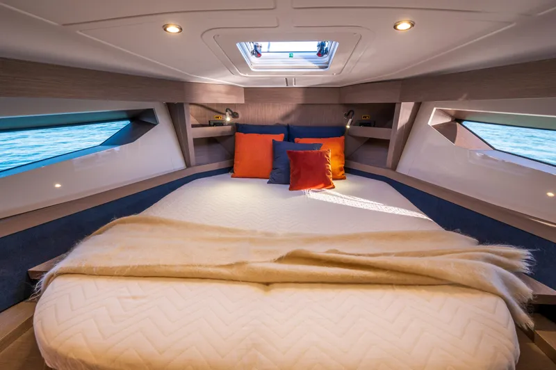 Slide: The Image of BENETEAU Gran Turismo 41 - 19