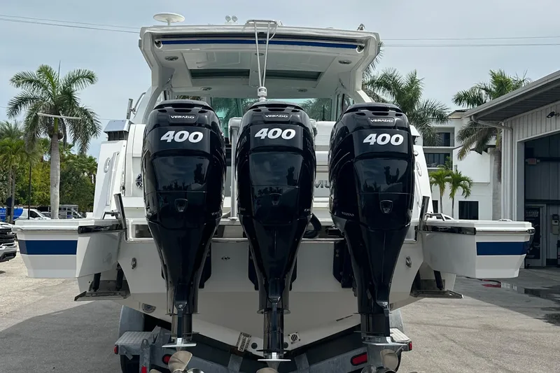 Slide: The Image of 2021 Formula 380 SSC luxury boat with spacious seating and modern design. - 9