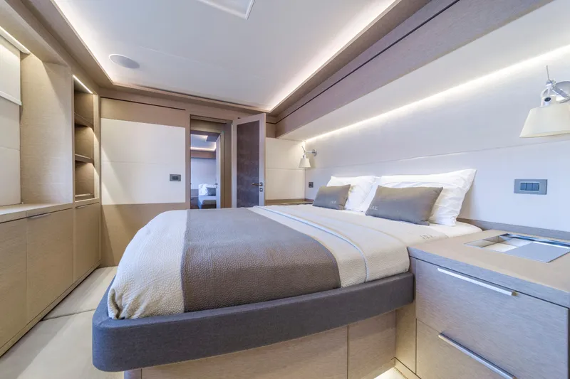 Slide: The Image of Lagoon SEVENTY 7 2020 - 59