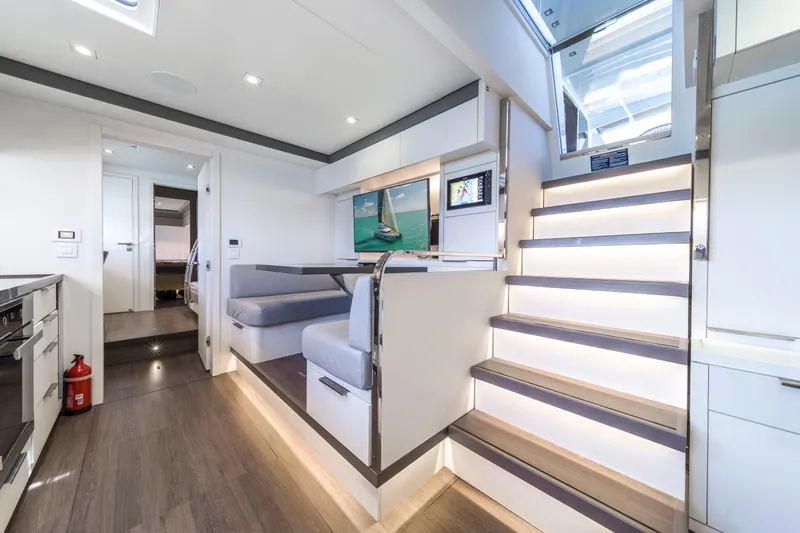 Slide: The Image of Lagoon SEVENTY 7 2020 - 72