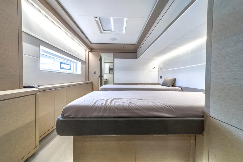 Slide: The Image of Lagoon SEVENTY 7 2020 - 75