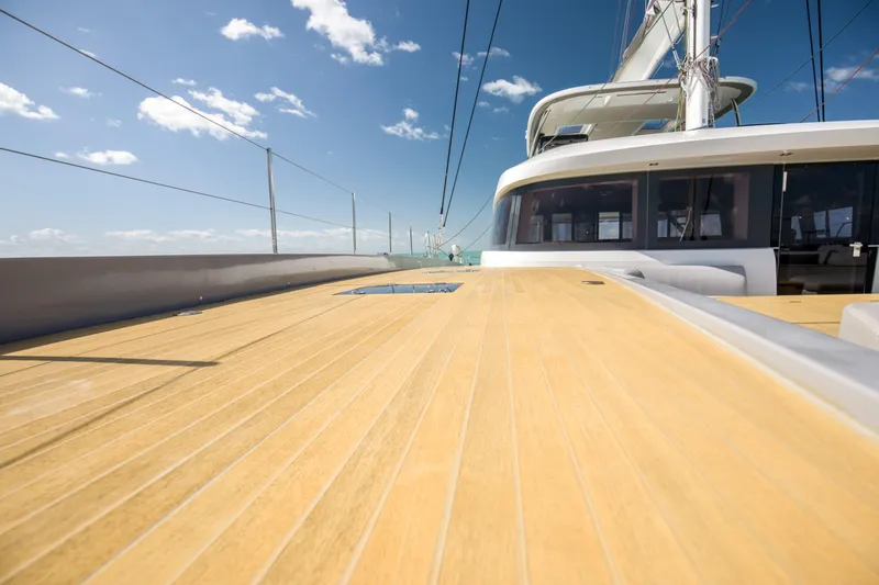 Slide: The Image of Lagoon SEVENTY 7 2020 - 82