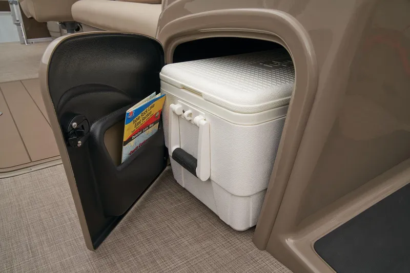 Slide: The Image of Sun Tracker Sportfish 24 XP3 2023 - 26