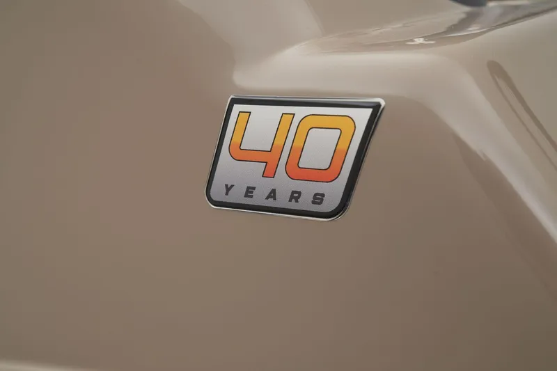 Slide: The Image of Sun Tracker Sportfish 24 XP3 2023 - 27