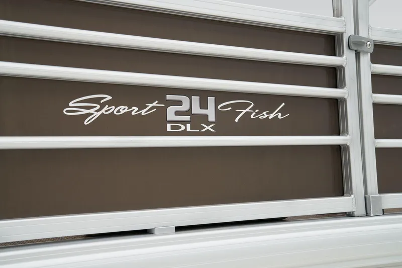 Slide: The Image of Sun Tracker Sportfish 24 XP3 - 52