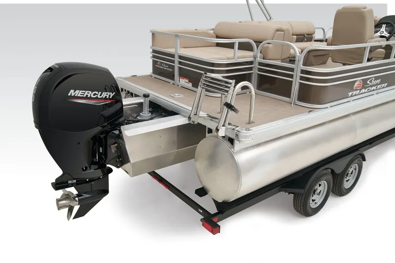 Slide: The Image of Sun Tracker Sportfish 24 XP3 - 59