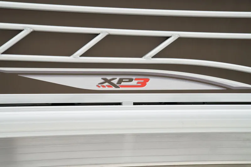 Slide: The Image of Sun Tracker Sportfish 24 XP3 - 62