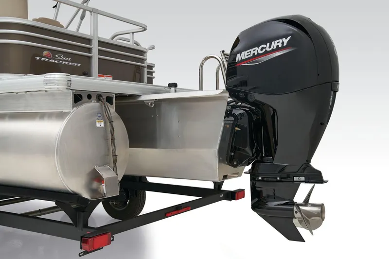 Slide: The Image of Sun Tracker Sportfish 24 XP3 - 69