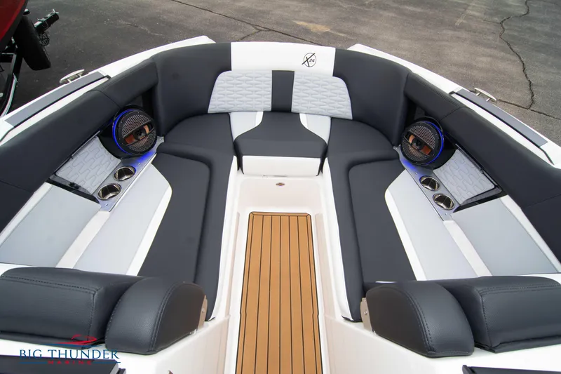 Slide: The Image of MasterCraft X24 2023 - 50