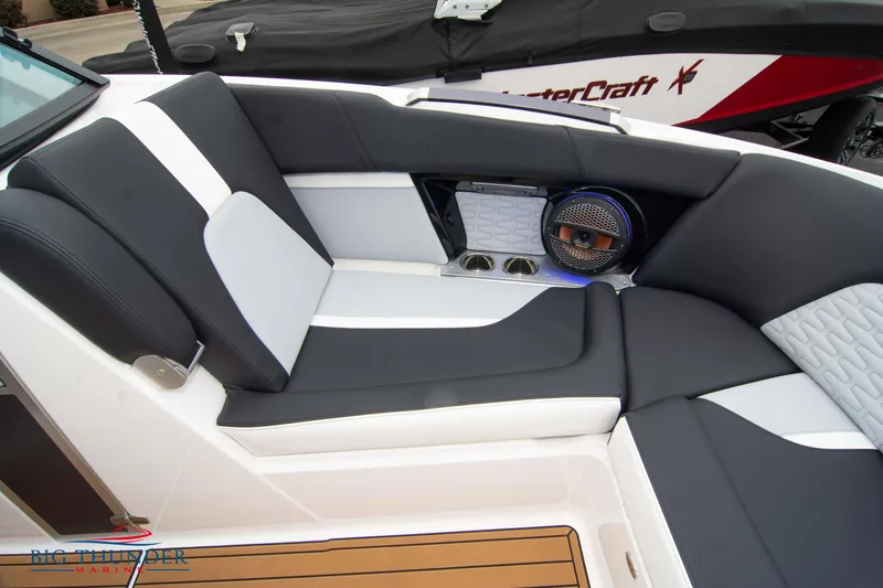 Slide: The Image of MasterCraft X24 2023 - 52