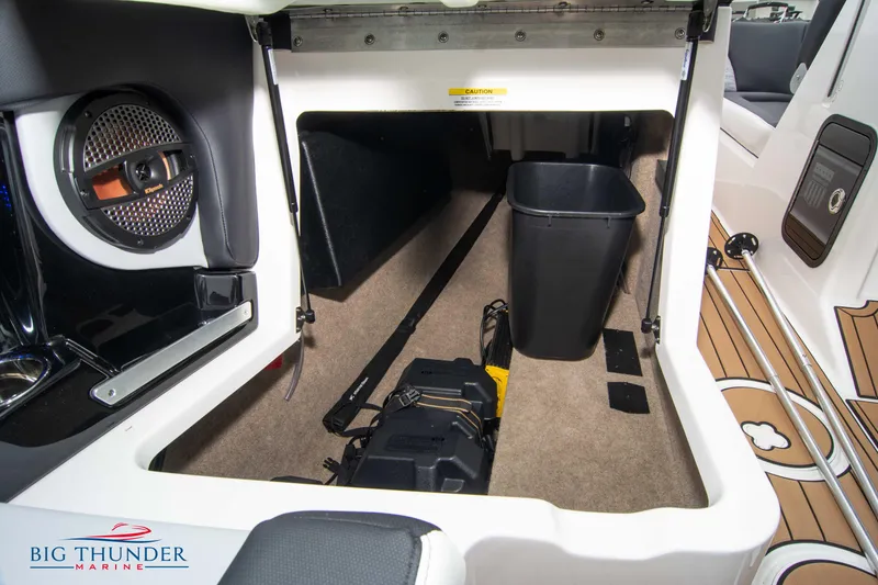 Slide: The Image of MasterCraft X24 2023 - 63