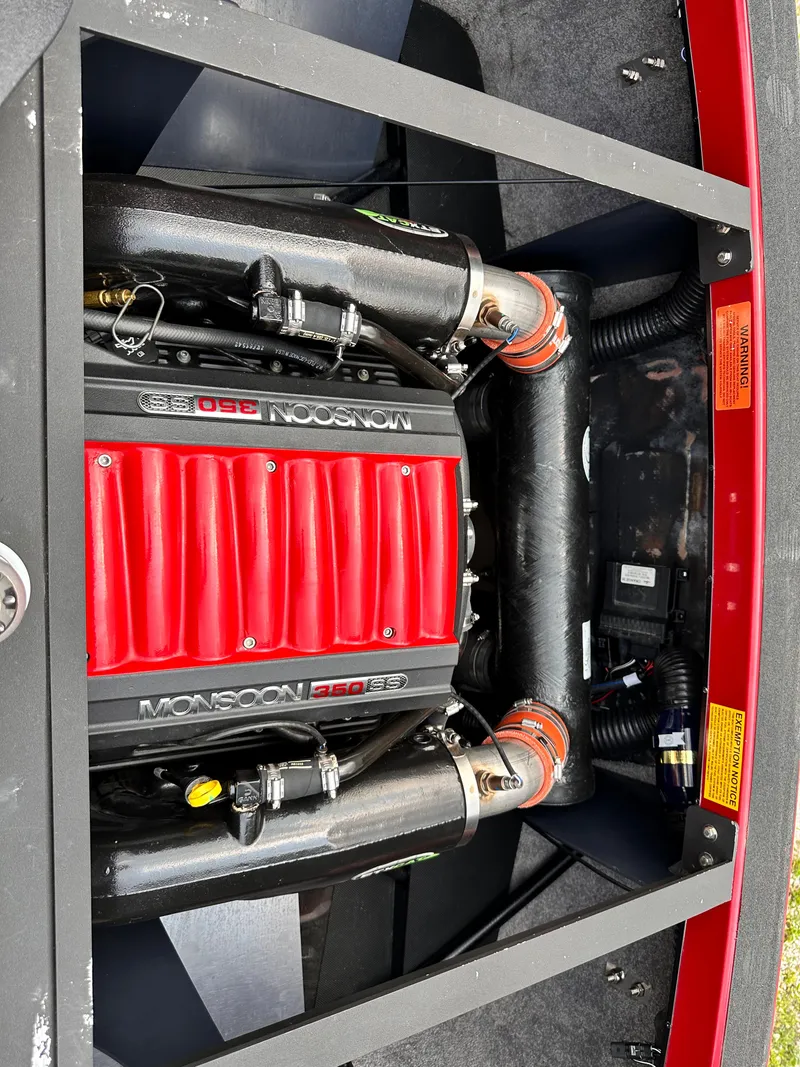 Slide: The Image of 2014 Malibu VTX WAKESETTER Monsoon 350 engine close-up. - 13