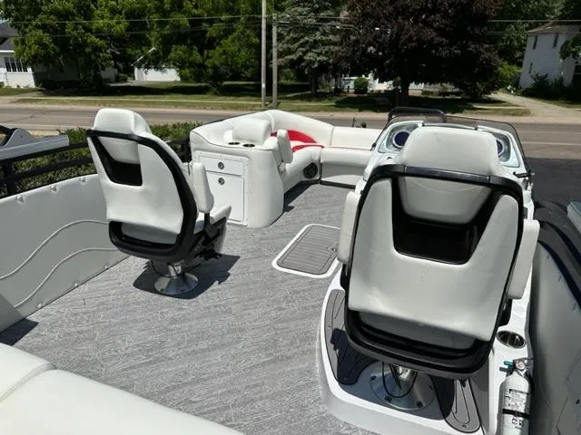 Slide: The Image of 2023 JC Neptoon 25 SB Sport boat interior with modern seating and sleek design. - 8