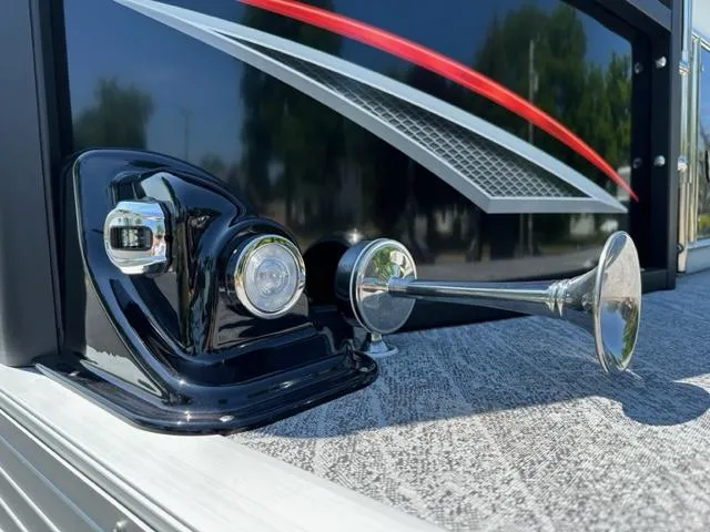 Slide: The Image of Close-up of 2023 JC Neptoon 25 SB Sport boat horn and light detail. - 20