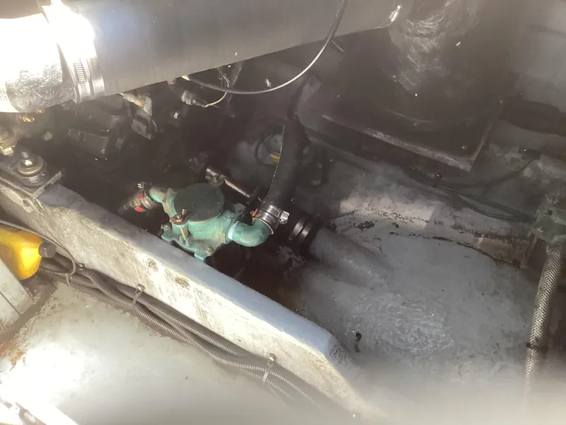 Slide: The Image of Engine compartment of a 1994 Sea Ray 370 Sedan Bridge boat. - 31