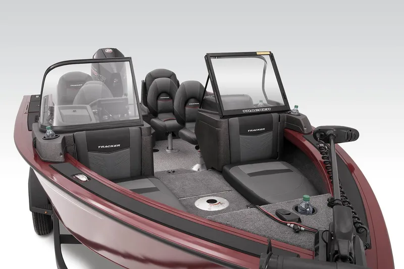 Slide: The Image of Tracker Targa V-18 WT 2023 - 29