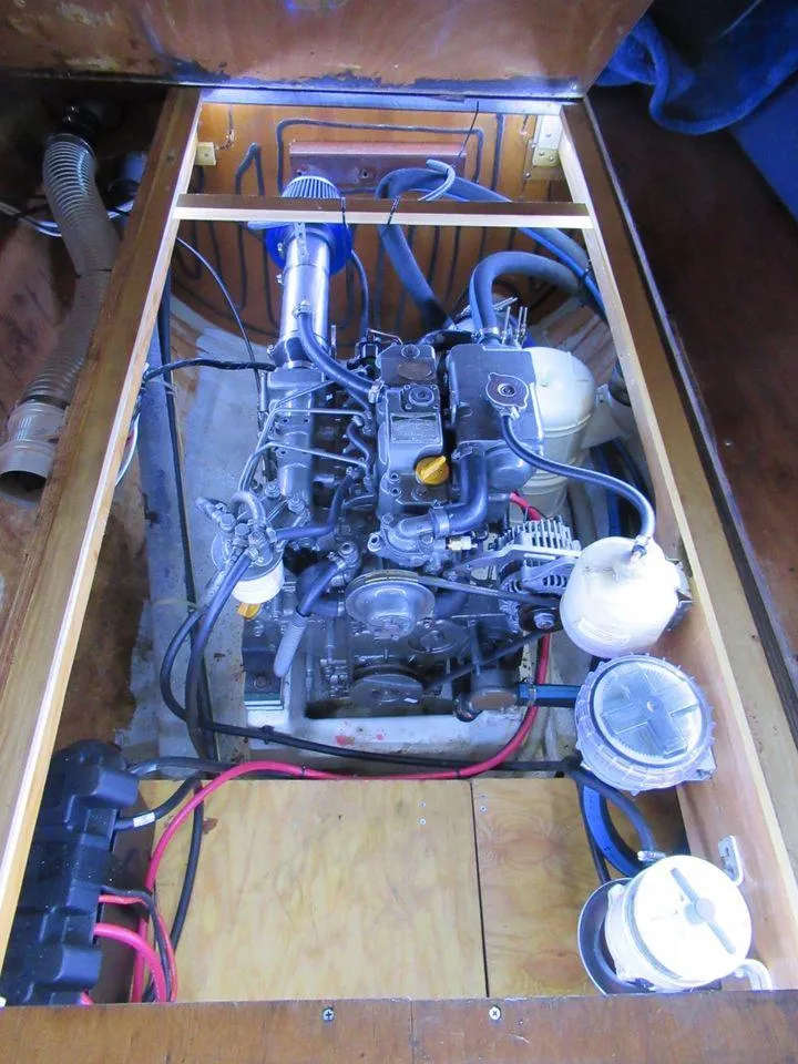 Slide: The Image of Engine compartment of a 2005 Lagoon 410 catamaran. - 15