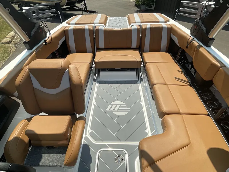 Slide: The Image of Malibu Wakesetter 22 LSV 2023 - 294