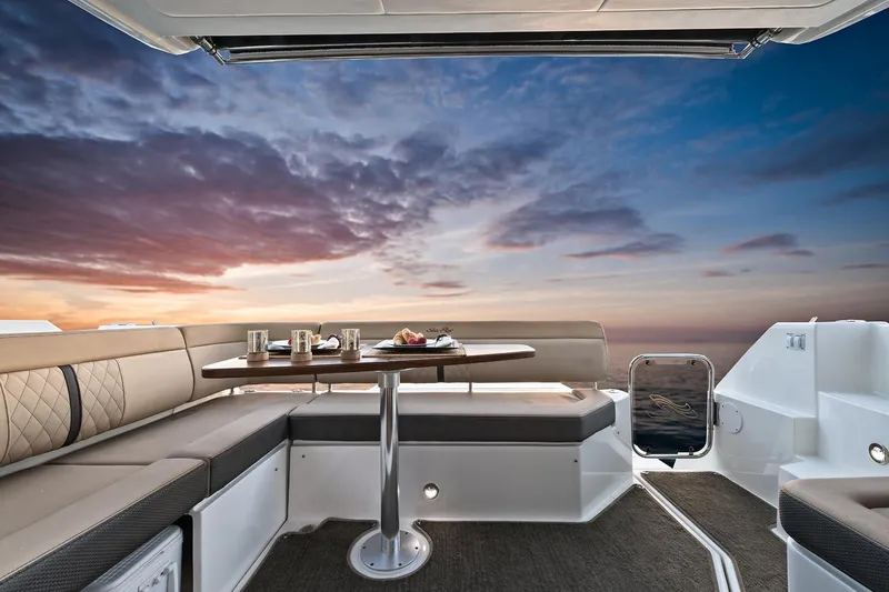 Slide: The Image of Sea Ray Sundancer 400 2017 - 62