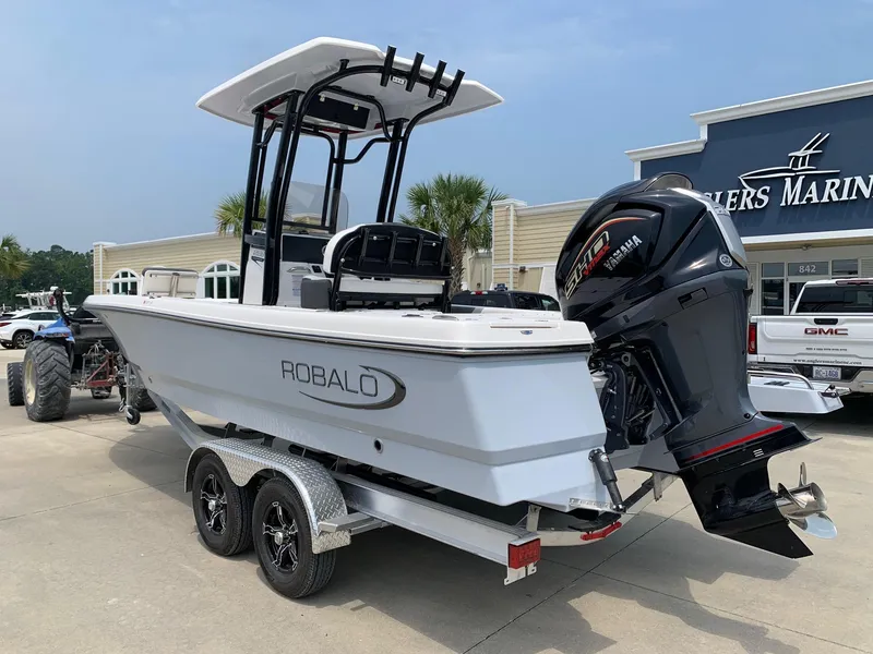 Slide: The Image of Robalo 226 Cayman Alloy Gray 2024 - 3