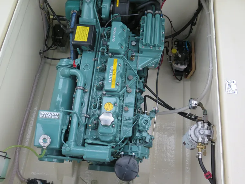Slide: The Image of Volvo Penta engine in 1988 Blackman 26 Billfisher boat, detailed view. - 24