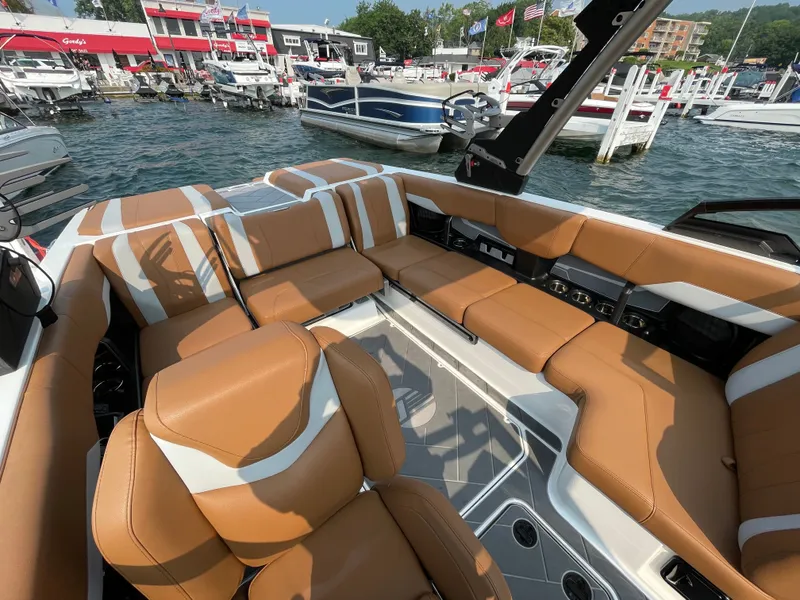 Slide: The Image of Malibu Wakesetter 22 LSV 2023 - 283